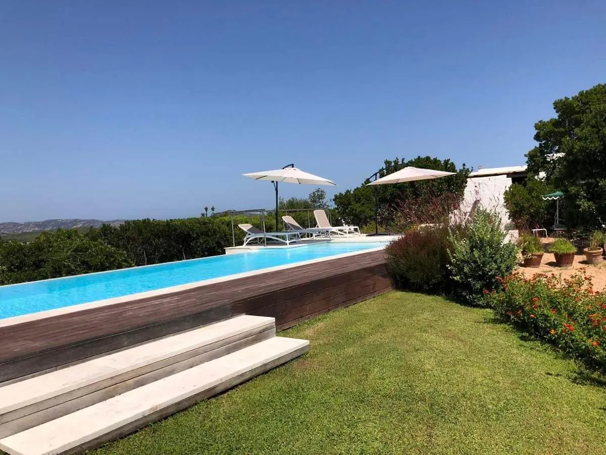 Villa Lu Impostu San Teodoro  Vakantiehuis San Teodoro (Sardinia)